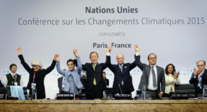 <p>Depois do Acordo de Paris, hora de dar as mãos pelo financiamento climático (image: <a href="https://www.flickr.com/photos/cop21/23595388112/in/album-72157661744003510/" target="_blank" rel="noopener">COP Paris/ Arnaud Bouissou </a>)</p>