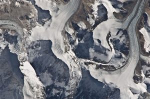 <p>Mount Everest, Tibet (image: <a href="https://www.flickr.com/photos/nasamarshall/5370808050/in/photolist-9bAN7N-qpMo9K-9GizKx-29y8Vrh-q8ndiP-8eFg9G-dJRLro-29Co98B-8vDPCt-8eoApk-7ngd3m-MuCS95-28x524J-VHokAH-a6xq3W-a6xLN5-a6v2xT-8vGXc7-a6x5C3-a6wVm3-5cxphS-8vDQCa-8ecWiL-H92kBQ-8vGVN1-29y7SQN-a6xetJ-8vGSPo-8epiAX-59oFzx-8eCbn2-8e8GyK-8ebEQy-a6ue3k-8epqqx-9DcVgs-8ecrgf-8vGRjJ-4ANDaD-28fsCDR-8XNHfT-8XRKNj-xTyAD9-6PyirB-CbWh6x-8e9Zpe-8vDQj2-8eCD8H-29y7B9s-BmQw4p">NASA</a>)</p>