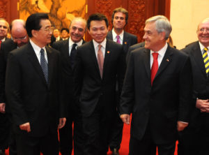 <p>Presidente eleito do Chile, Sebastián Piñera (dir) (imagem:<a href="https://www.flickr.com/photos/gobiernodechile/5184542012" target="_blank" rel="noopener">Gobierno de Chile </a>)</p>