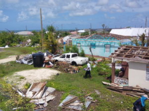 <p>(imagem: <a href="https://commons.wikimedia.org/wiki/File:Hurricane_Irma_Barbuda_20171006_Bennylin_19.jpg">Bennylin</a>)</p>