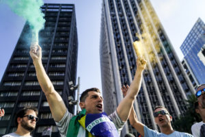 <p>A pro-Bolsonaro rally in São Paulo (image: <a href="https://www.flickr.com/photos/midianinja/30732940768/in/album-72157673284172068/">Mídia Ninja</a>)</p>