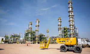<p>AMLO planeja construir uma refinaria para processar petróleo, relegando energia alternativa (Imagem: <a href="https://www.flickr.com/photos/presidenciamx/23590263286/in/album-72157662190161305/">Presidência da República)</a></p>