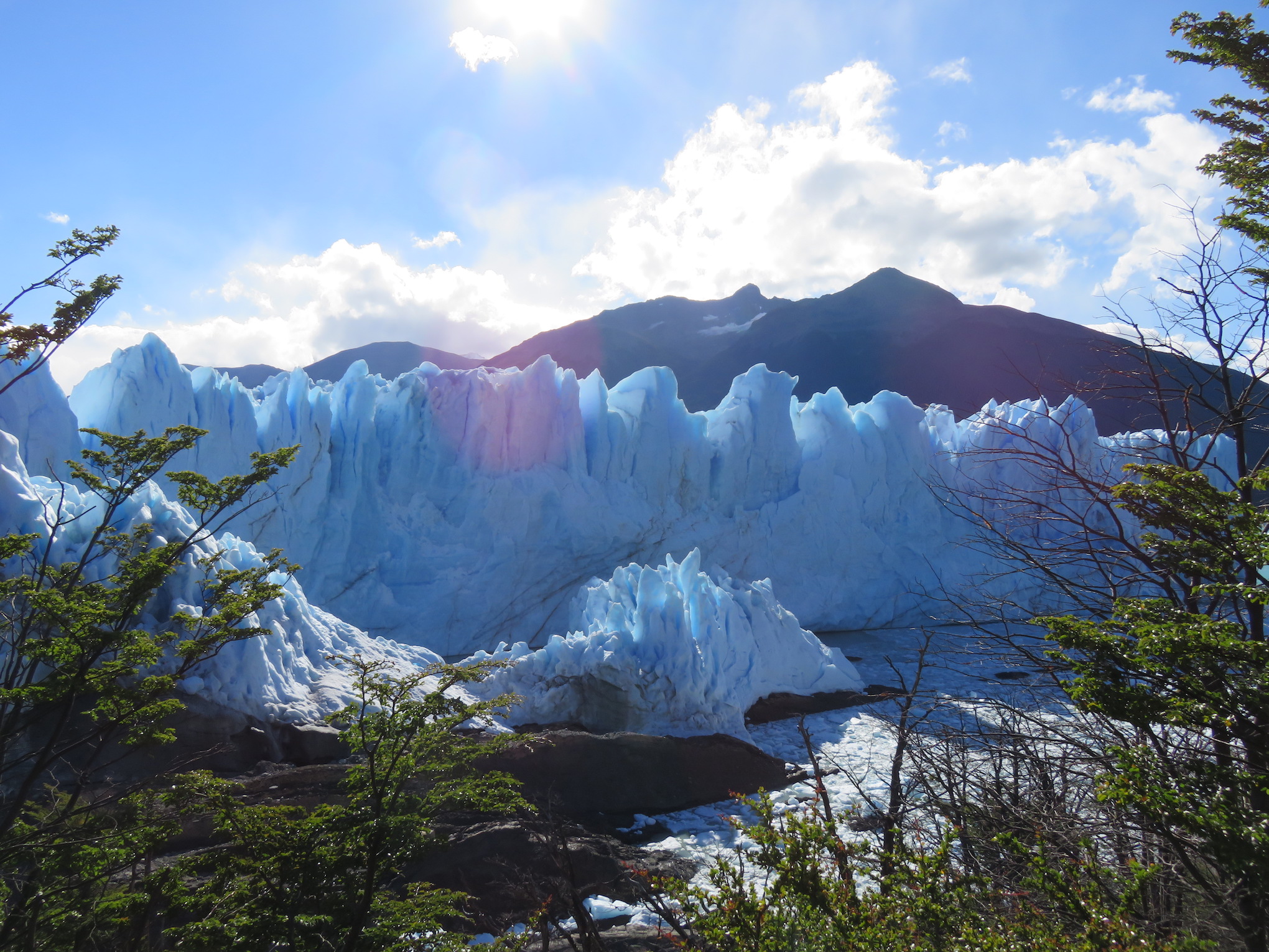 <p>A icônica geleira Perito Moreno pode ser afetada pelas barragens Condor Cliff e Barrancosa na Patagônia Argentina (imagem Tais Gadea Lara)</p>