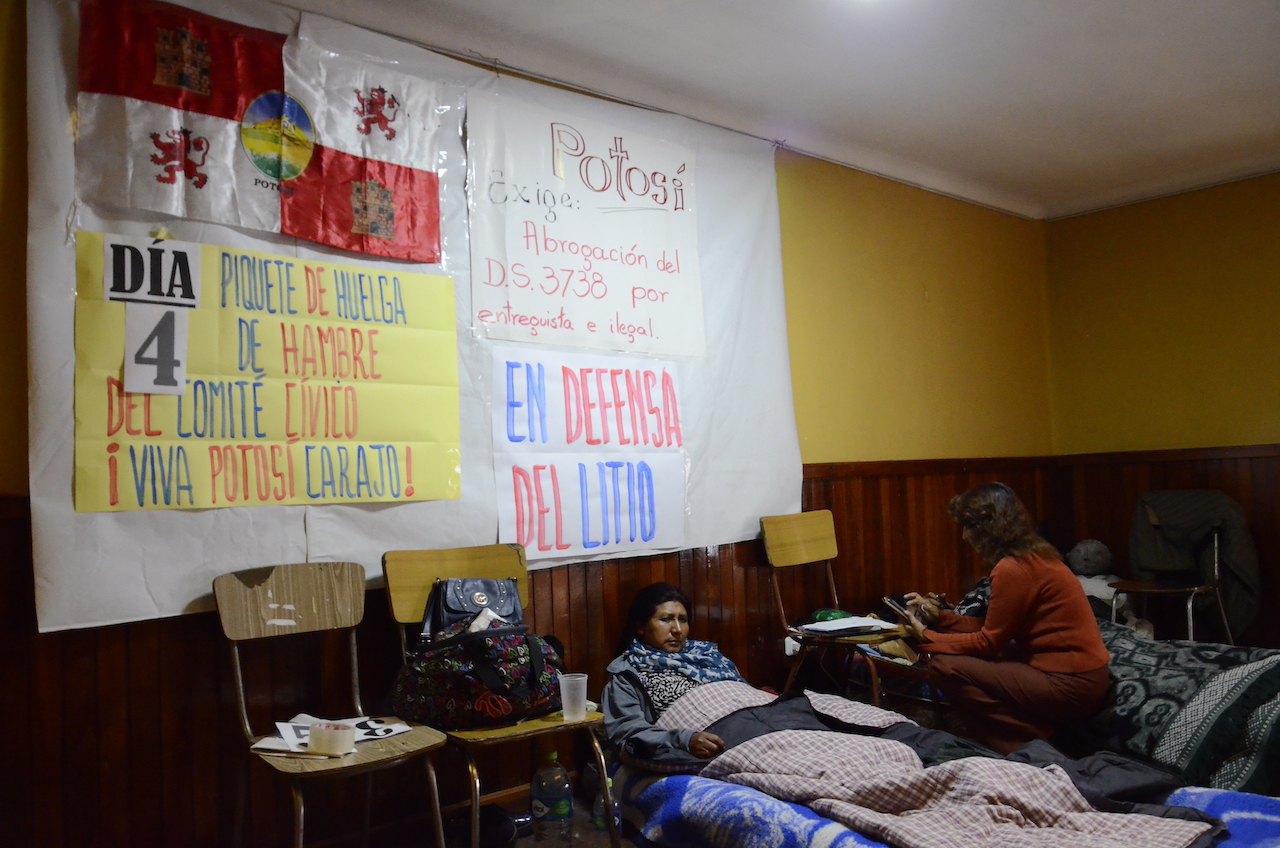 Members of Comcipo protesting through hunger strike