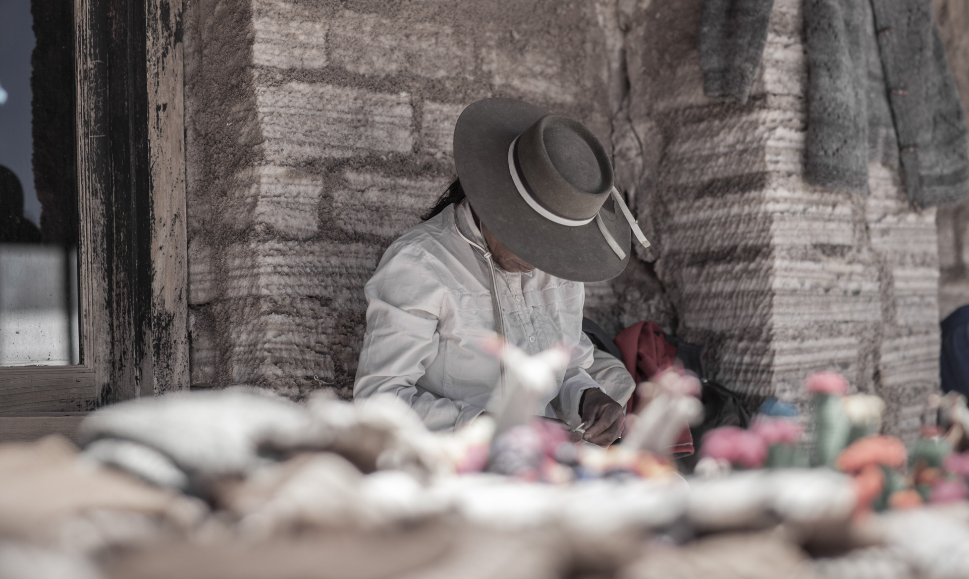 <p>Inés Lamas e outros membros das comunidades de Salinas Grandes e Laguna de Guayatayoc, no norte da Argentina, sentem que os projetos de lítio na região não têm respeitado seus direitos. (Imagem: Martín Kraut).</p>