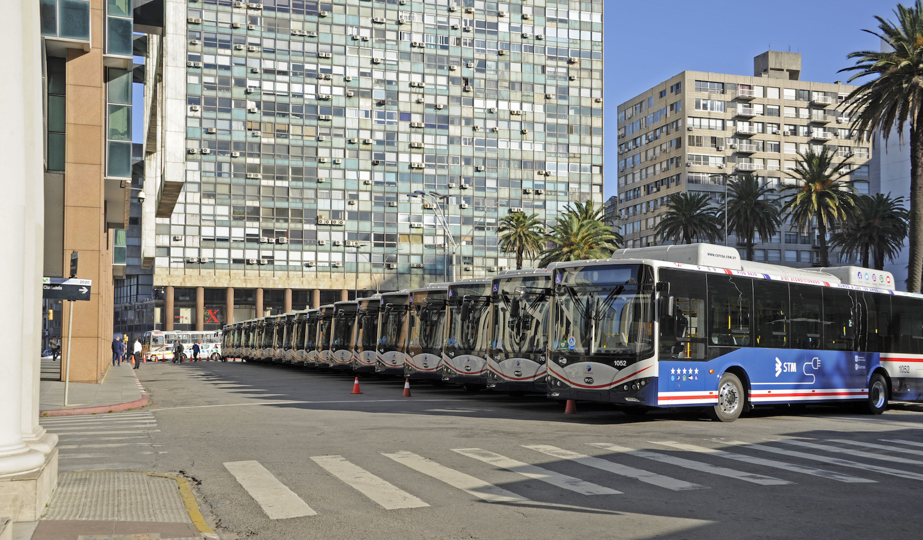 Chinese electric buses in Montevideo, Uruguay dialogo chino
