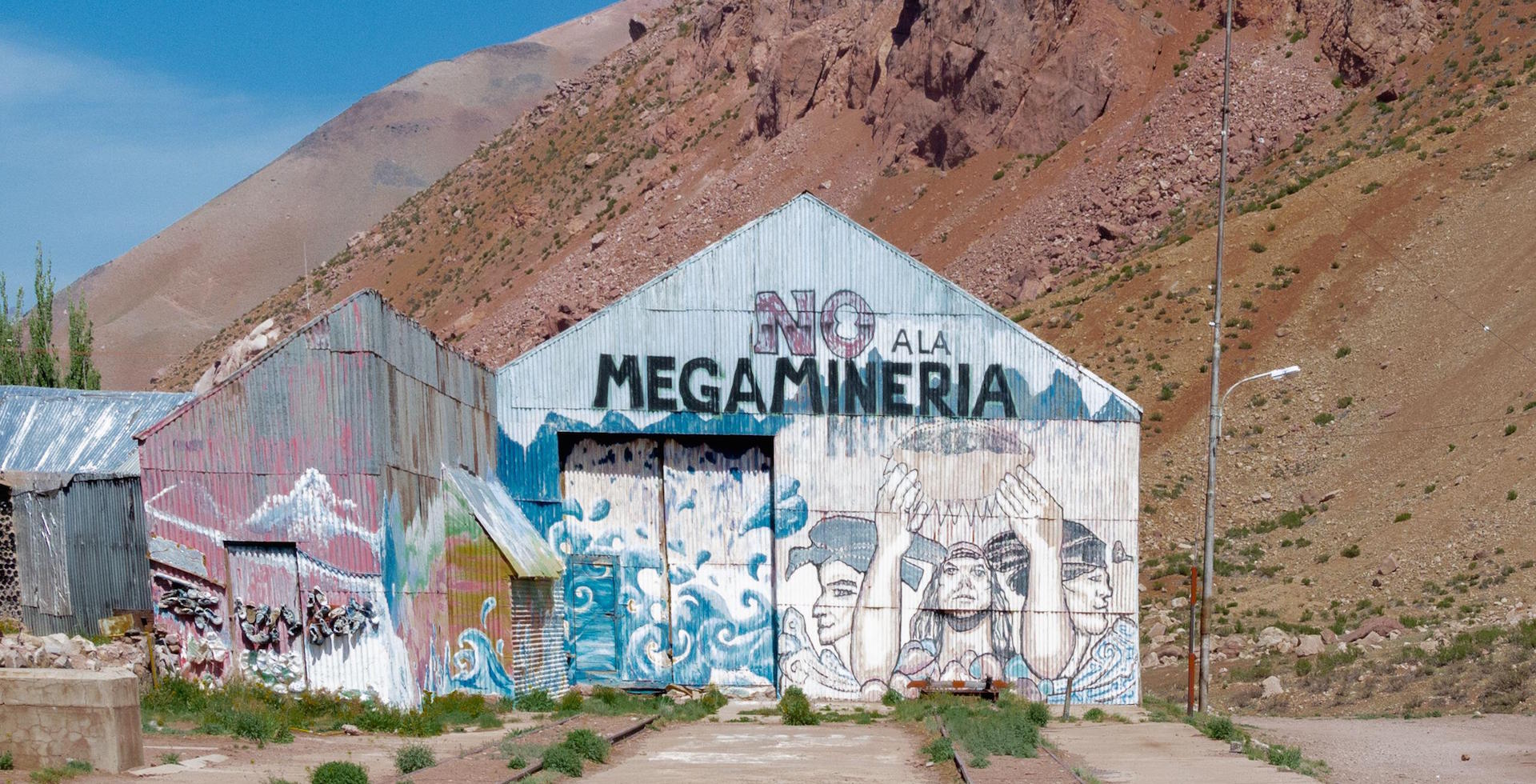 Um mural contra a mineração em Mendoza, Argentinaest Mendoza Argentina