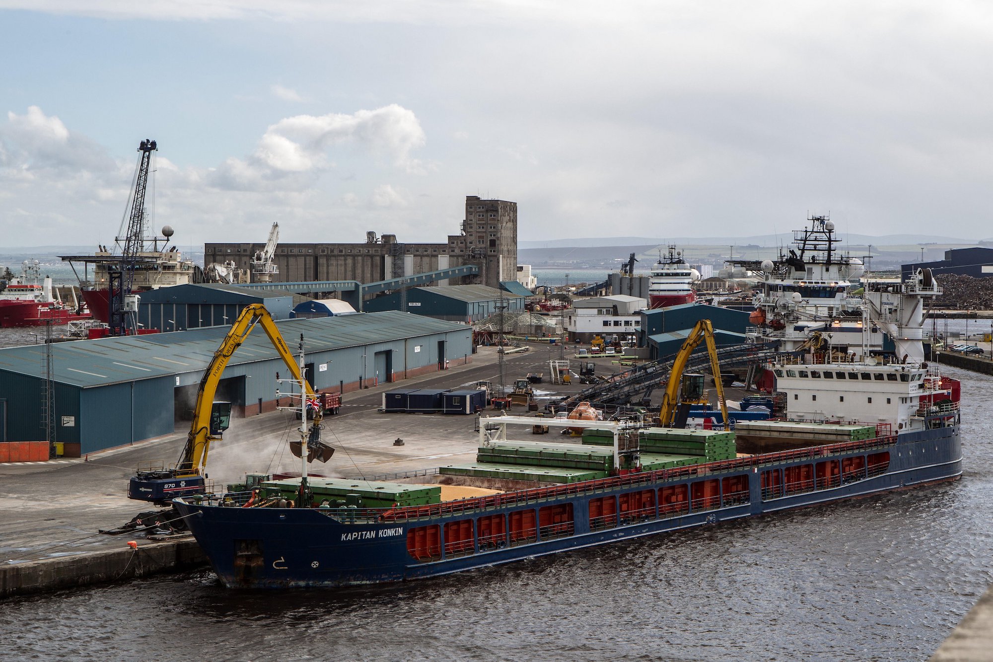Montevideo port, Tanker being unloaded of cargo