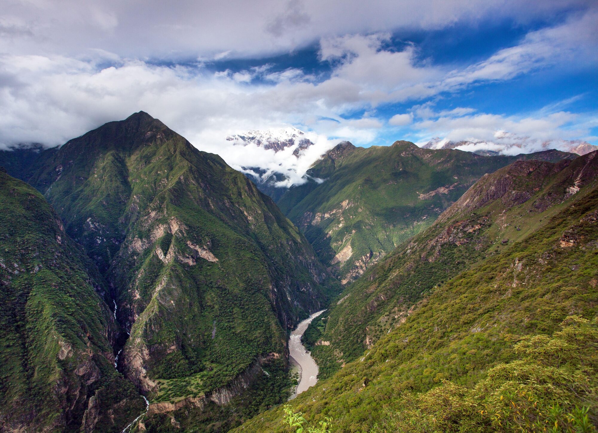 <p>The Apurimac River in Perú, the farthermost source of the Amazon River (image: Alamy)</p>