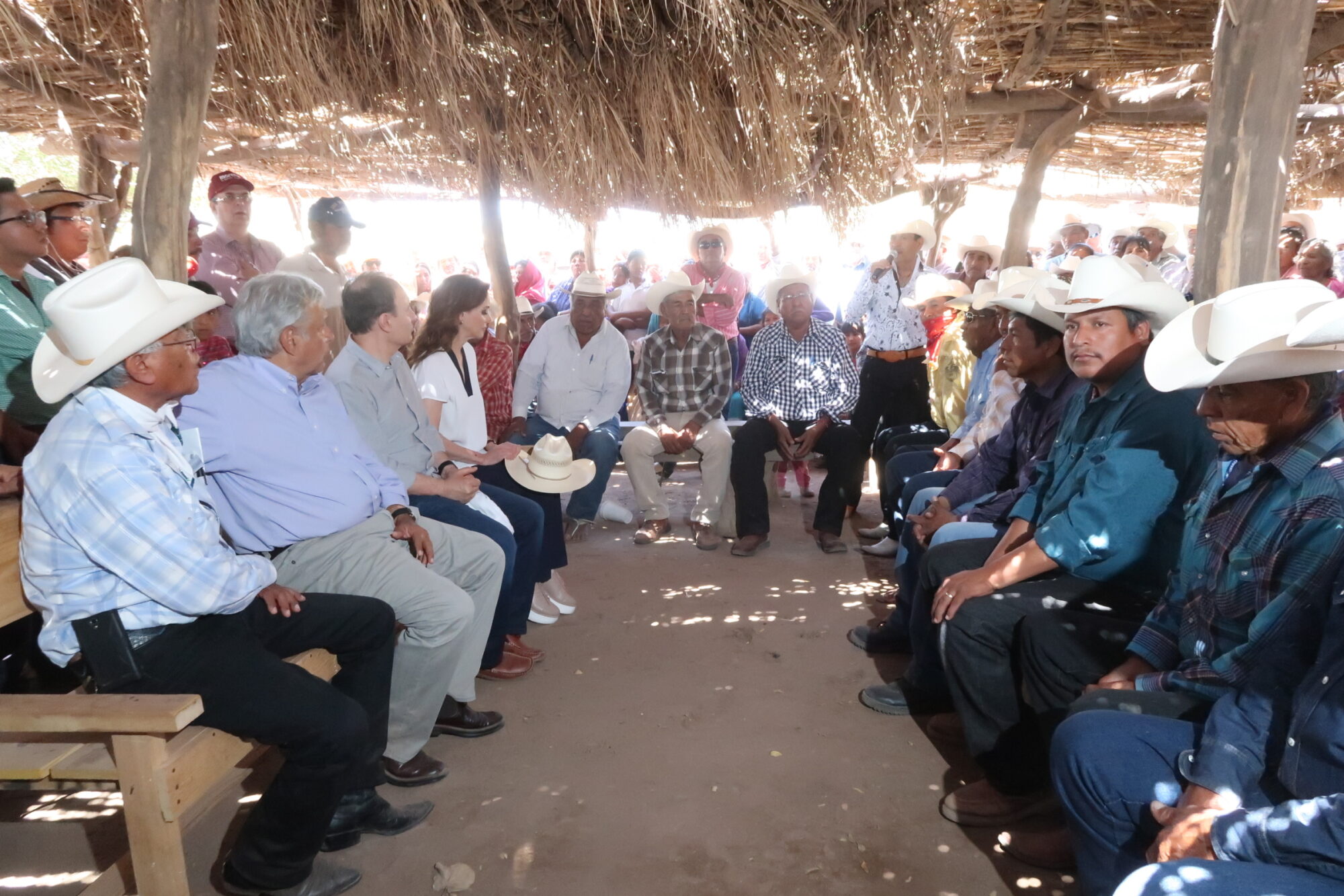 Meeting between the eight Yaqui groups and the Mexican government