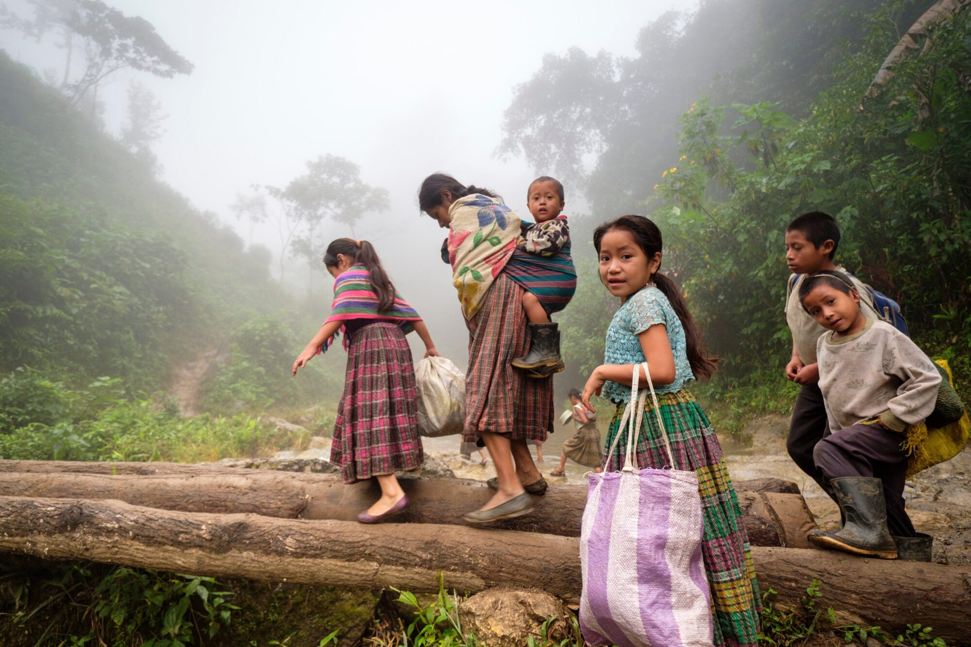 <p>Q’eqchi’ indigenous people in Guatemala. One of the country’s Q’eqchi’ communities recently took a court case to the Inter-American Court for Human Rights that could set a precedent for indigenous rights on lands threatened by extractive activities (Image: Tolo Balaguer / Alamy)</p>