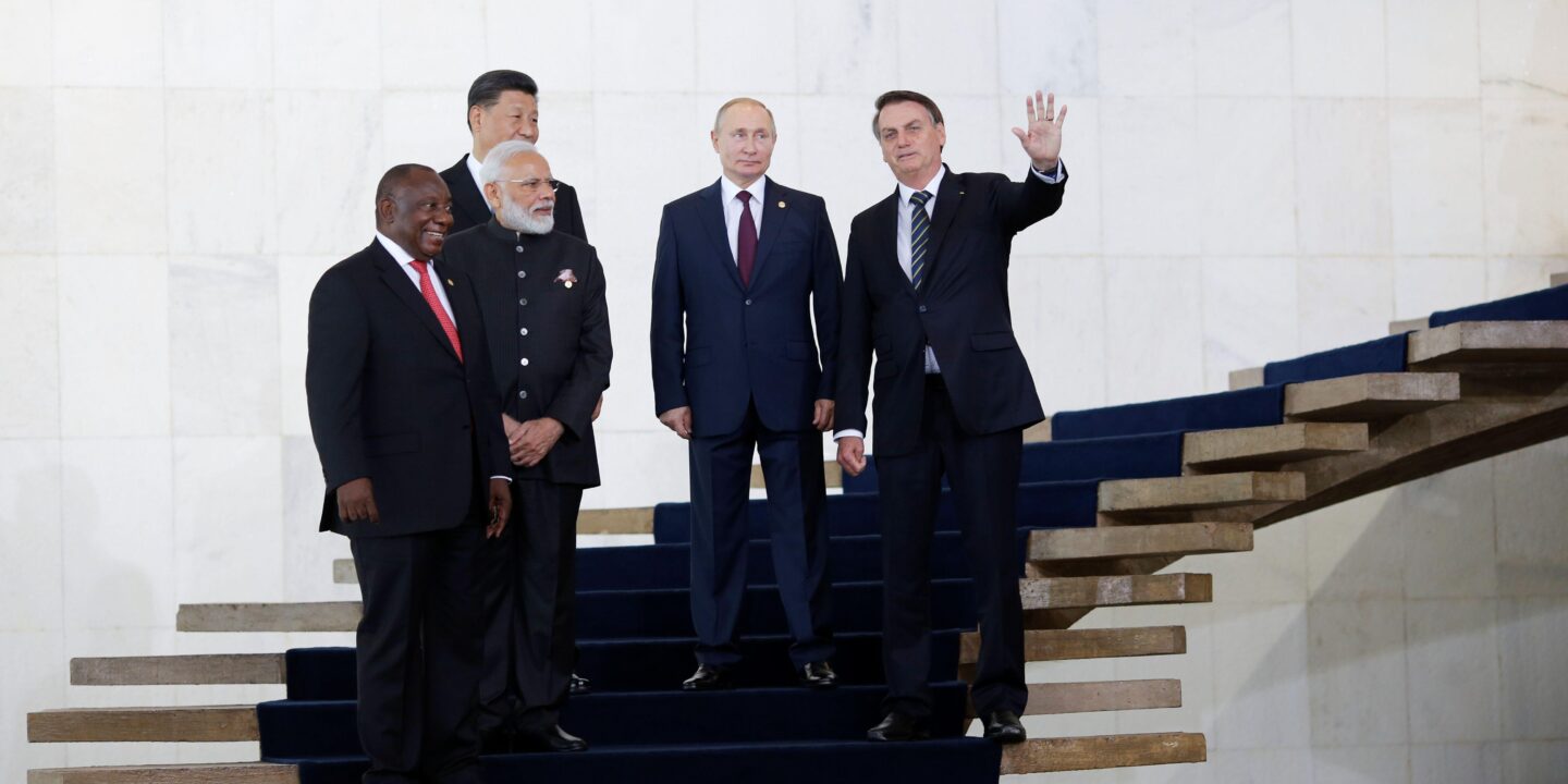 <p>El presidente sudafricano Cyril Ramaphosa, el primer ministro indio Narendra Modi, el presidente chino Xi Jinping, el presidente ruso Vladimir Putin y el presidente brasileño Jair Bolsonaro en la última cumbre presencial de los BRICS en Brasilia, el 14 de noviembre de 2019. (Imagen: Reuters / Alamy).</p>