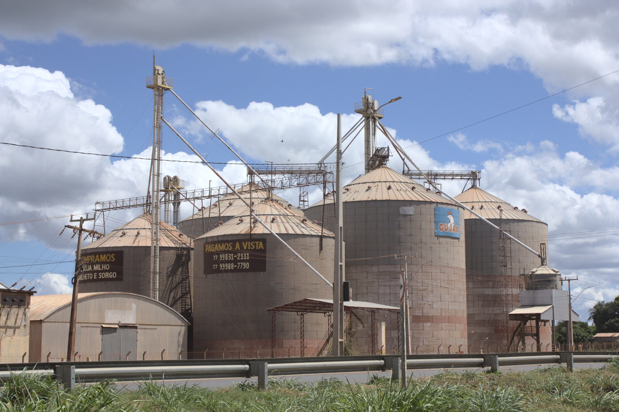 silos de soja no estado da Bahia, no Brasil
