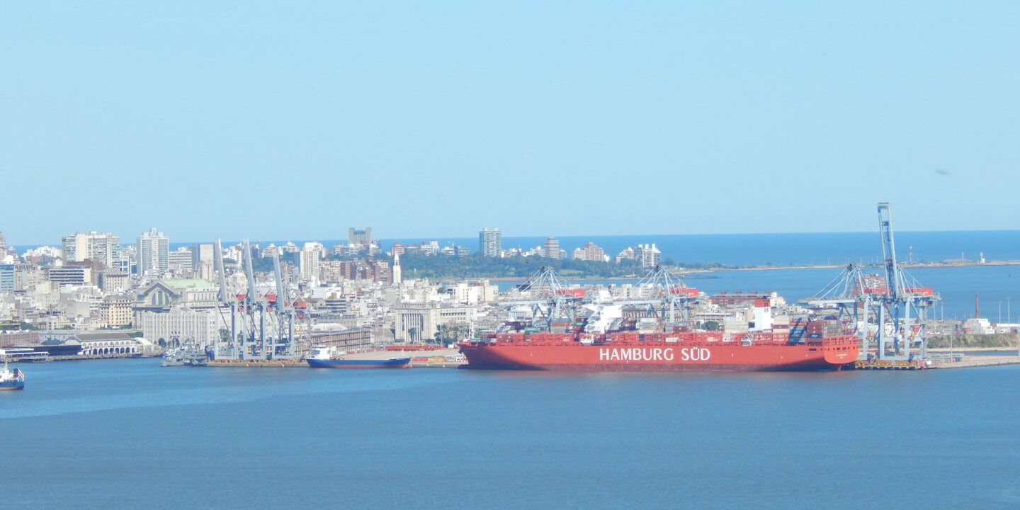 <p>Vista aérea del puerto de Montevideo, en Uruguay (Imagen: Fermin Koop)</p>