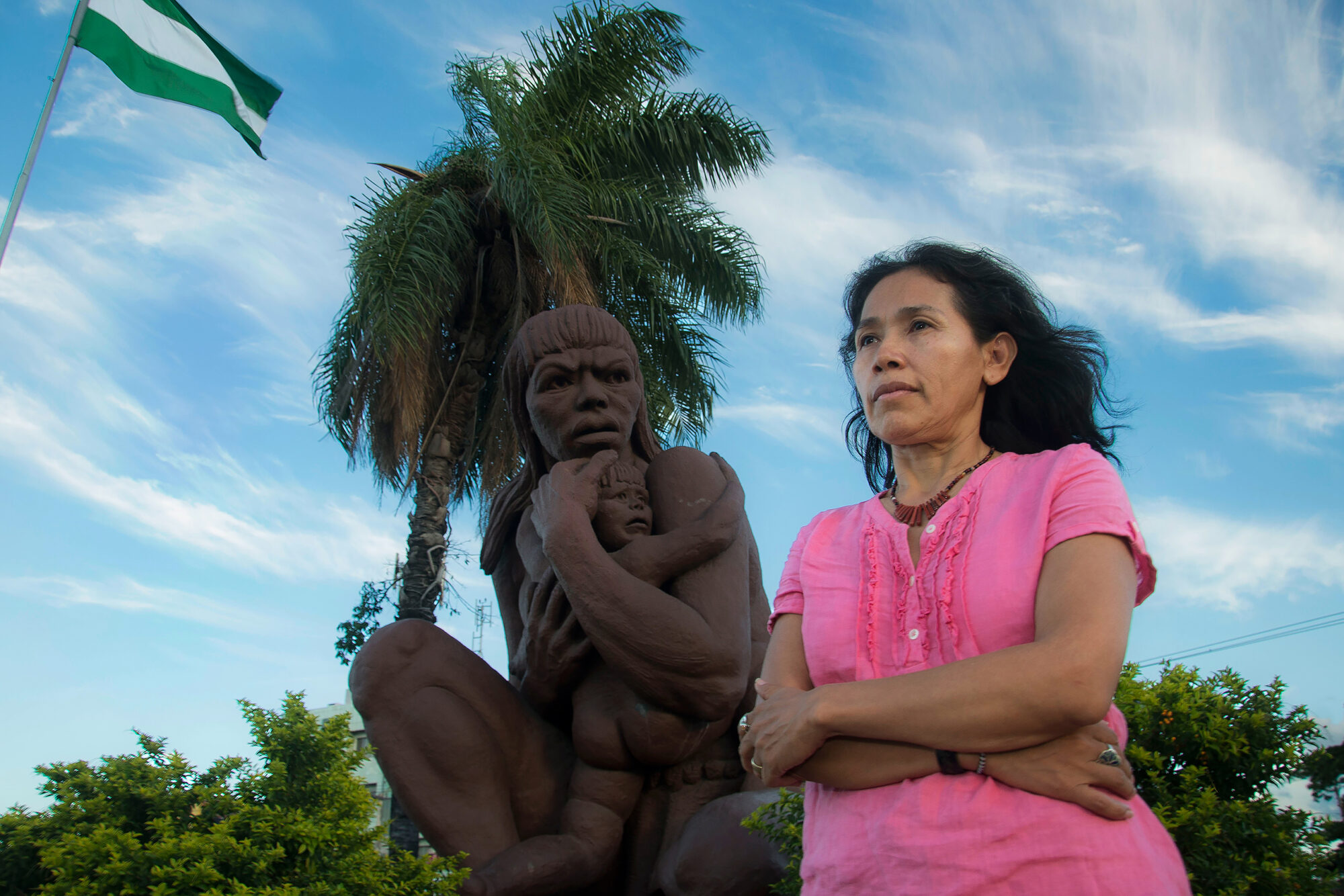 <p>Ruth Alipaz, de 53 años y miembro del pueblo San José de Uchupiamonas, ha sufrido acoso e intimidación por defender su territorio de los proyectos hidroeléctricos (Imagen: Flor Ruiz)</p>