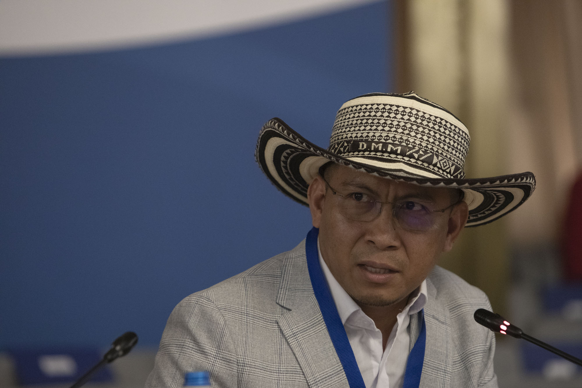 Darío Mejía Montalvo, presidente del Foro Permanente para las Cuestiones Indígenas de la ONU, habla en un acto