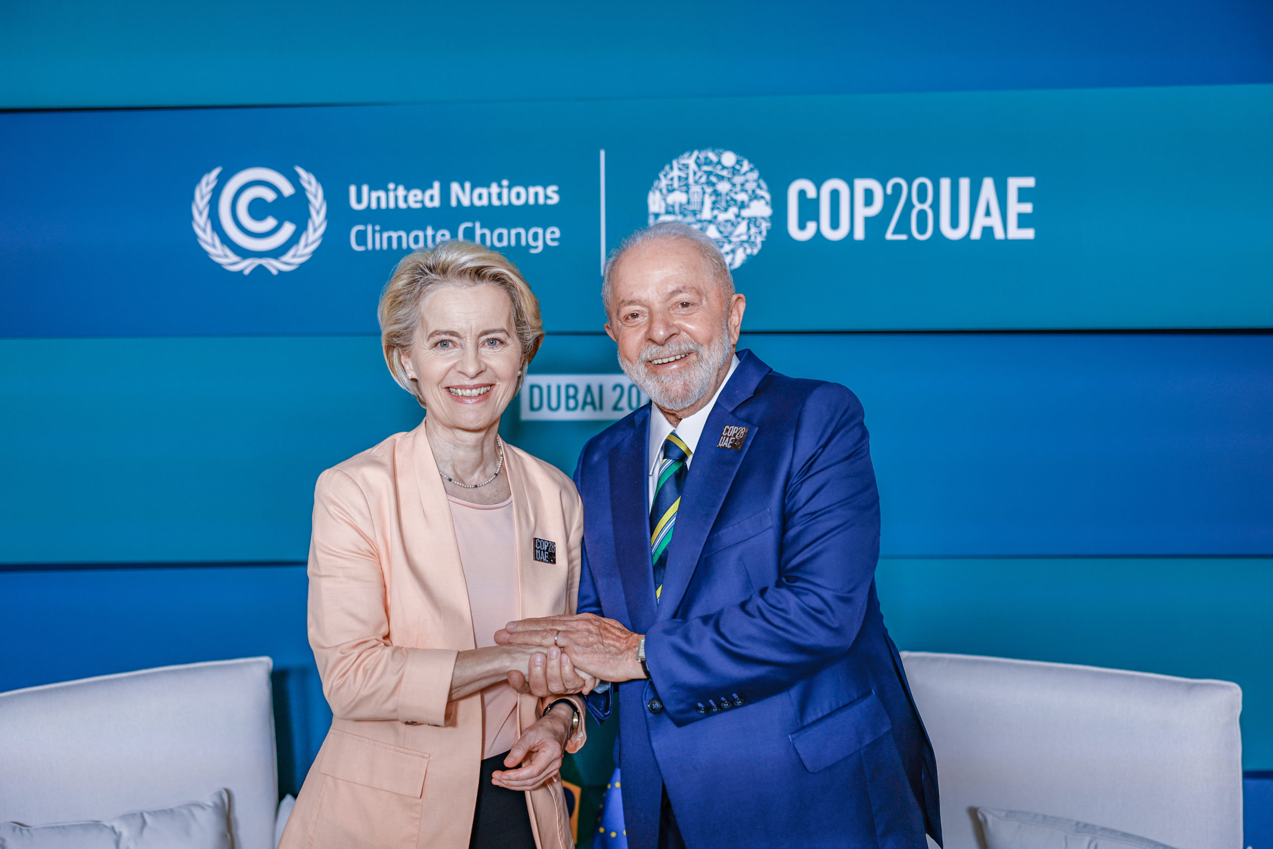 Presidente da Comissão Europeia, Ursula von der Leyen, ao lado do presidente Lula, na COP28